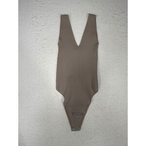 Wishlist Mauve Taupe Ribbed Knit Deep V-Neck Sleeveless Bodysuit Size M